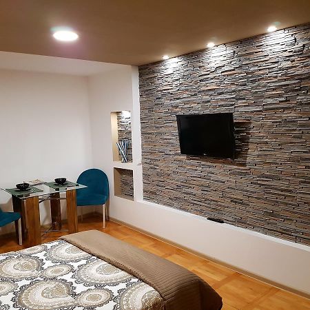 Woodstone Apartment Ploieşti Eksteriør billede