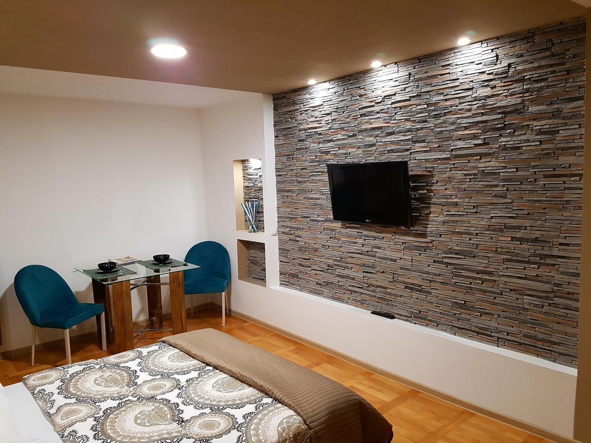 Woodstone Apartment Ploieşti Eksteriør billede