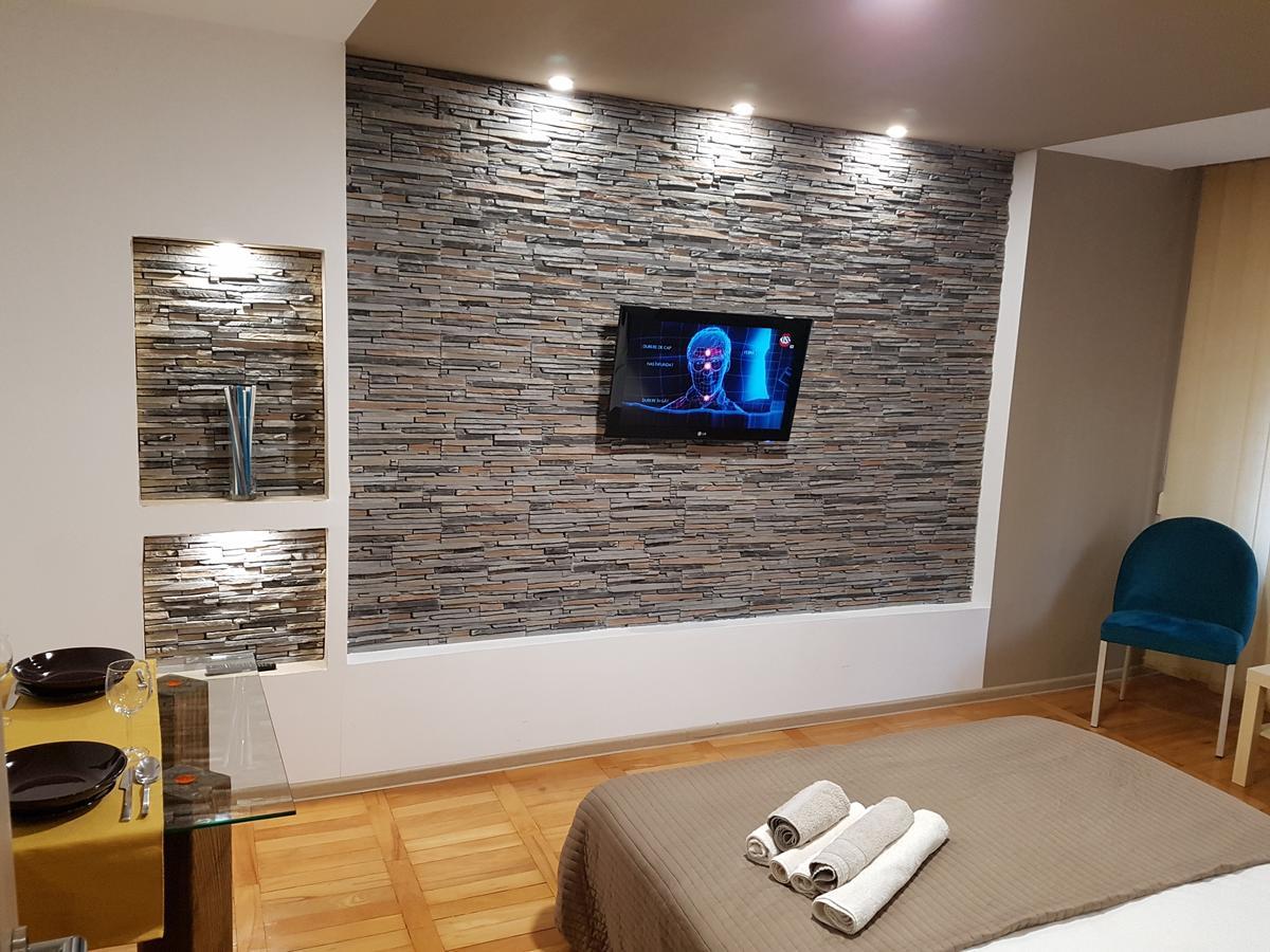 Woodstone Apartment Ploieşti Eksteriør billede