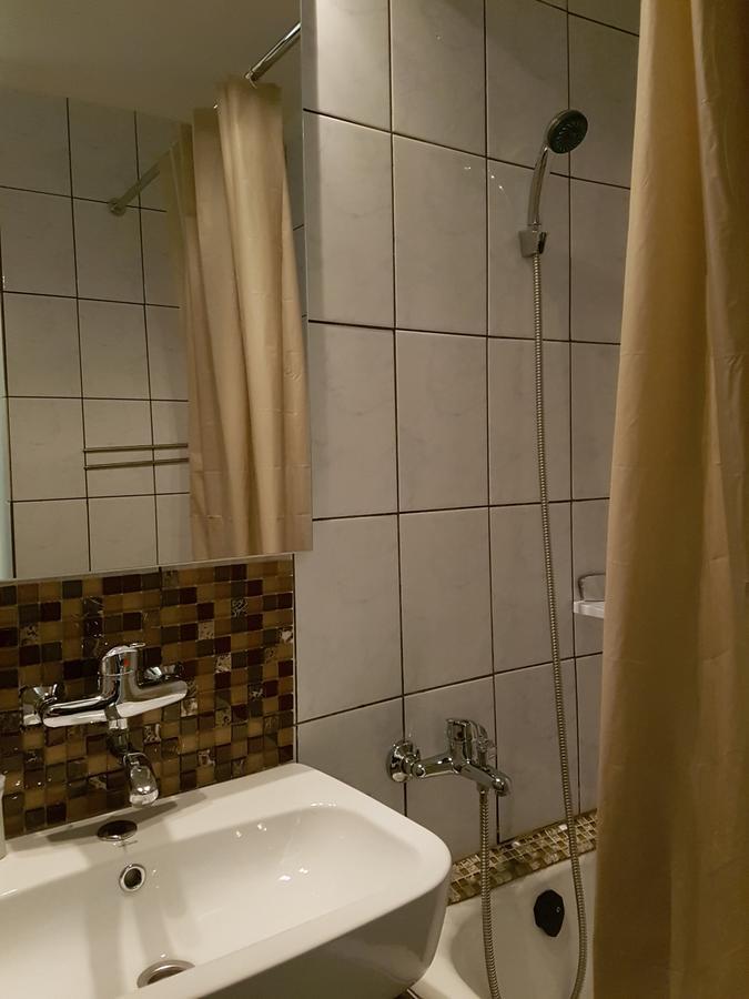 Woodstone Apartment Ploieşti Eksteriør billede