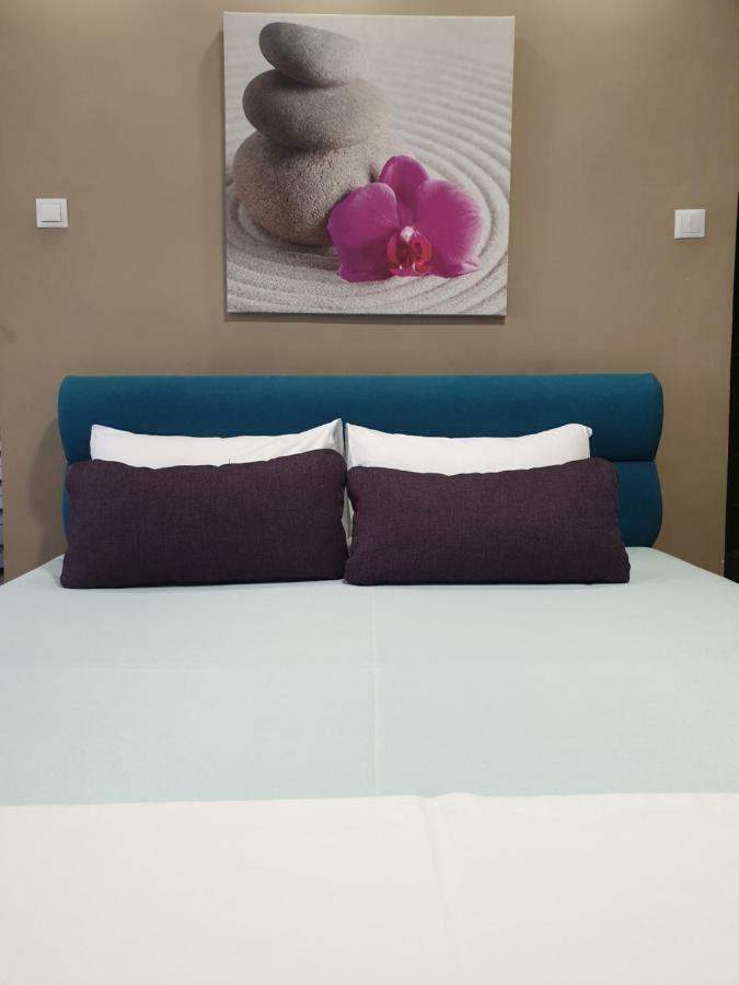 Woodstone Apartment Ploieşti Eksteriør billede